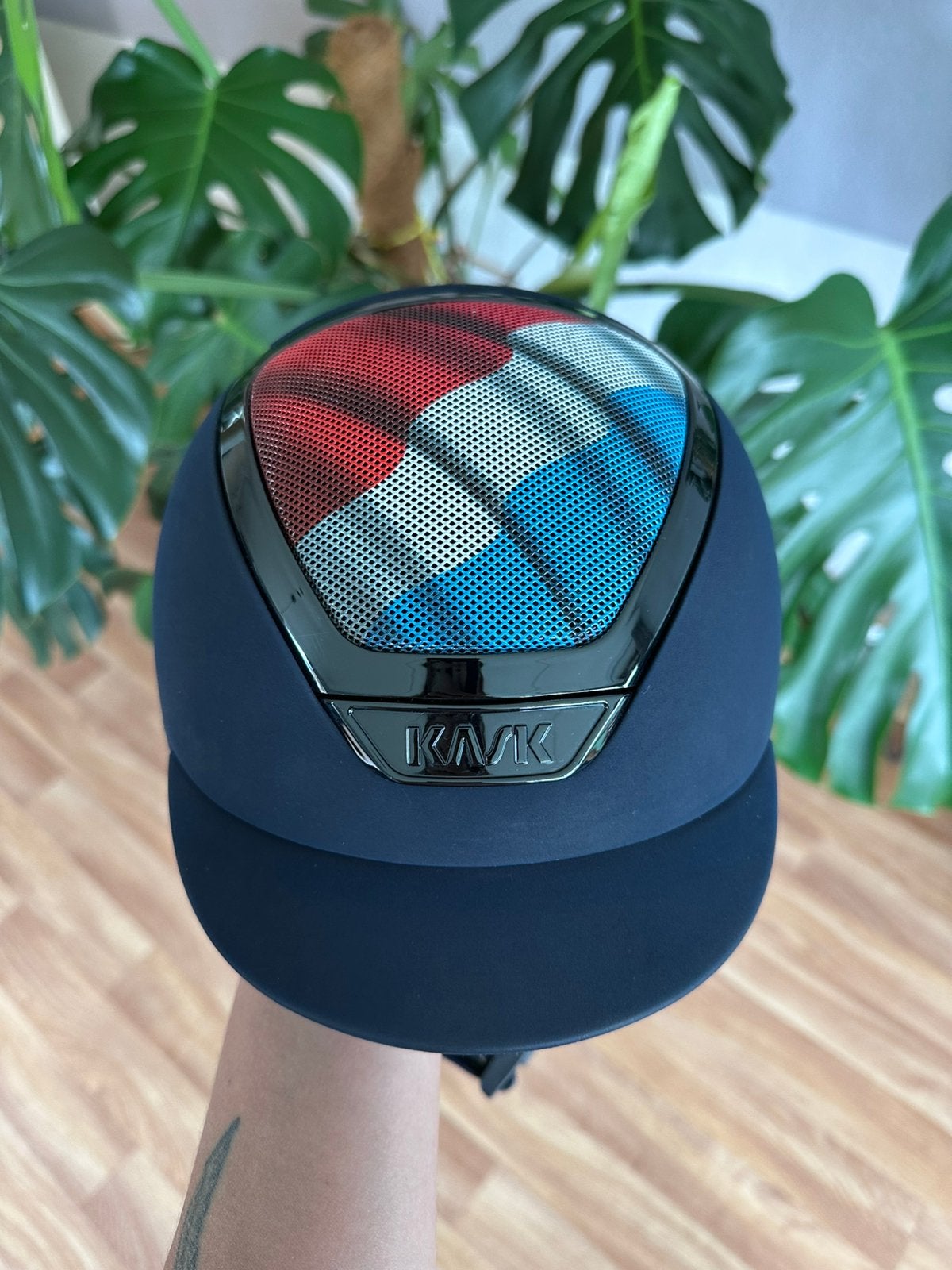 Blauwe Kask Dogma cap met NL vlag, Dieren en Toebehoren, Ophalen of Verzenden, Gebruikt, Dressuur, Rijhelm/cap