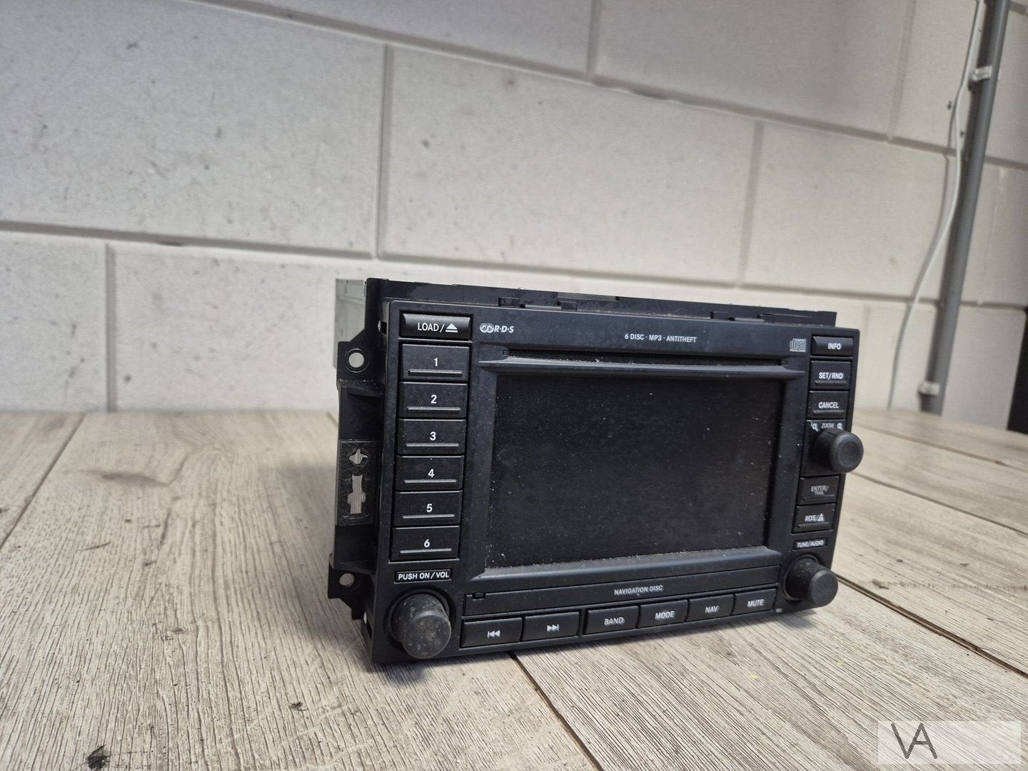 Chrysler 300c 2004 - 2010 radio navigatie 05064191ad €200, Gebruikt, -, Ophalen of Verzenden, -