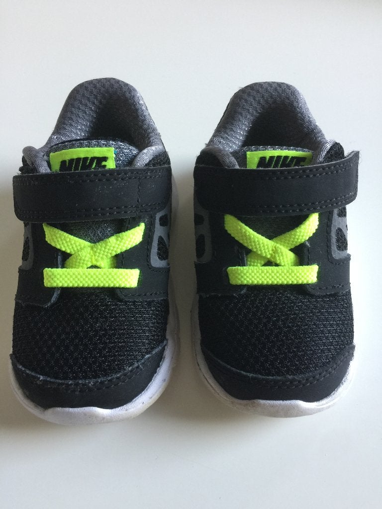 Nike schoentjes maatje 19,5 nog NIEUW (N113), Kinderen en Baby's, Babykleding | Schoentjes en Sokjes, Schoentjes, Nieuw, Ophalen of Verzenden