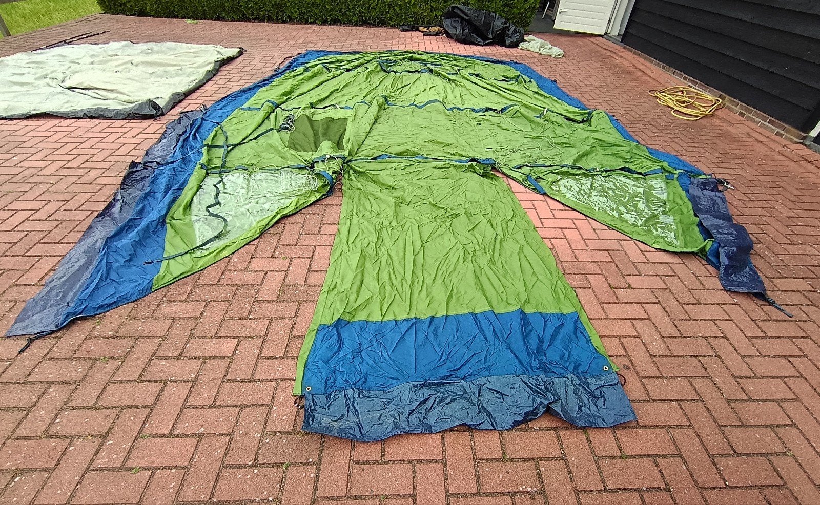 4 persoons tent met voortent 1 keer gebruikt., Ophalen, Gebruikt, Tot en met 4