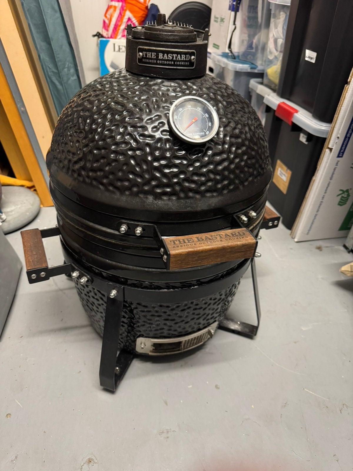 The Bastard compact kamado bbq met vele accessoires, Ophalen of Verzenden, Zo goed als nieuw