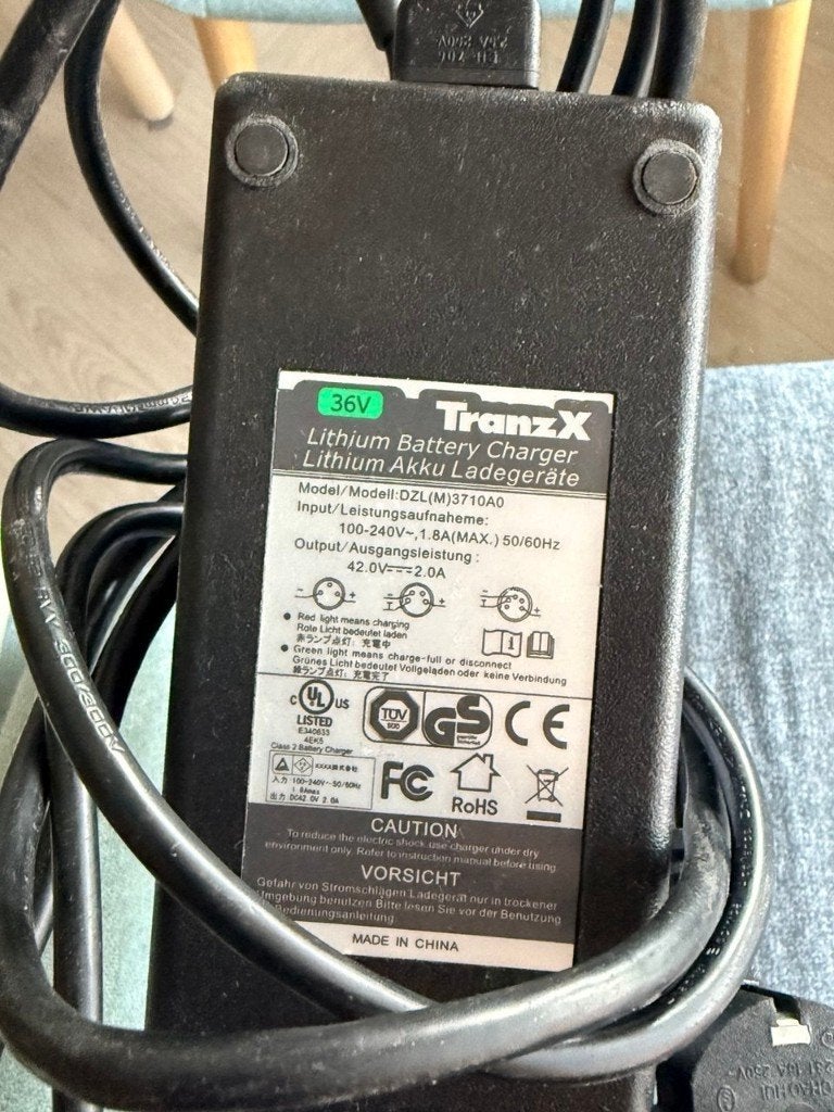 tranzx 36V 5 pins fiets accu lader, Ophalen of Verzenden, Gebruikt