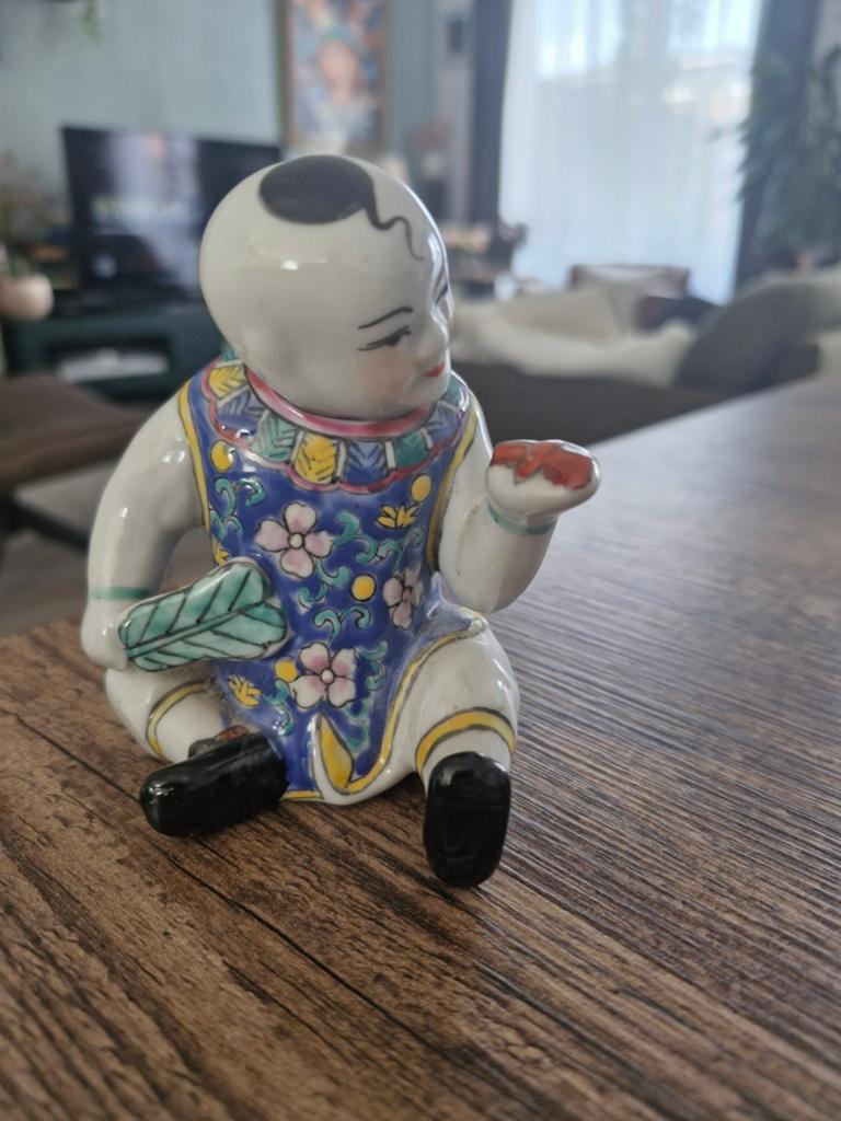 Chinees family rose kind met Vlinder beeldje, Ophalen of Verzenden