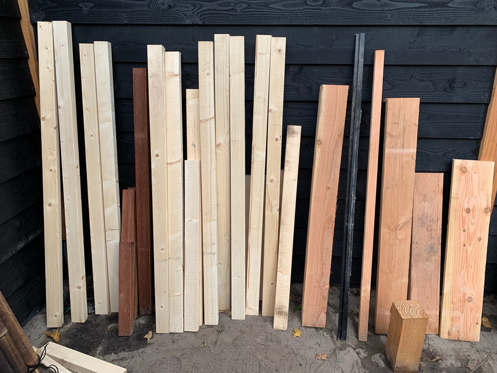 Houten palen | Douglas, hardhout en vuren, Ophalen, Minder dan 25 mm, Zo goed als nieuw, Plank