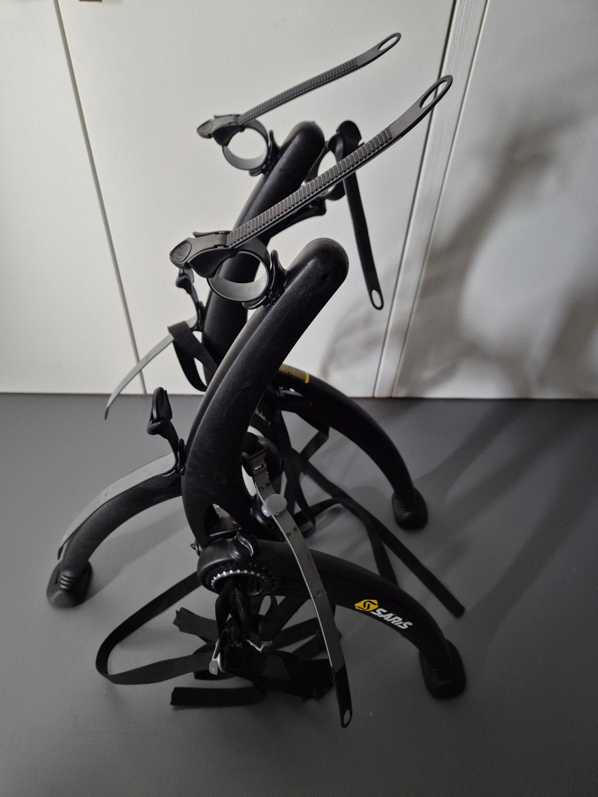 Saris Bones 2 fietsendrager voor 2 fietsen, Auto diversen, Achterklepdrager, Gebruikt, Brede banden, Ophalen of Verzenden