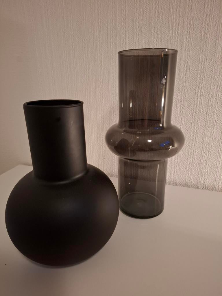 Set van 2 moderne vazen: zwart en rookglas, Antiek en Kunst, Ophalen of Verzenden