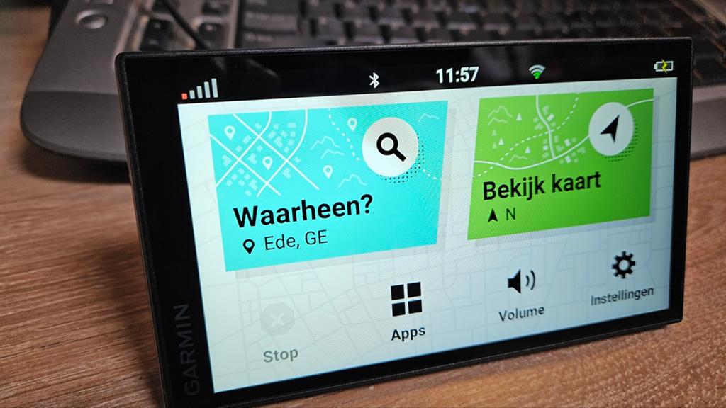 Garmin Drivesmart 66 met live traffic en de nodige accessoir, Ophalen of Verzenden