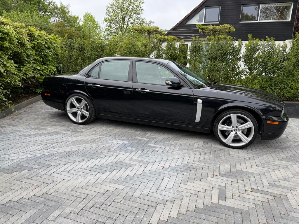 Jaguar XJR 4.2 V8 Supercharged – 92.000 km –, Automaat, Achterwielaandrijving, Particulier, 129 €/maand