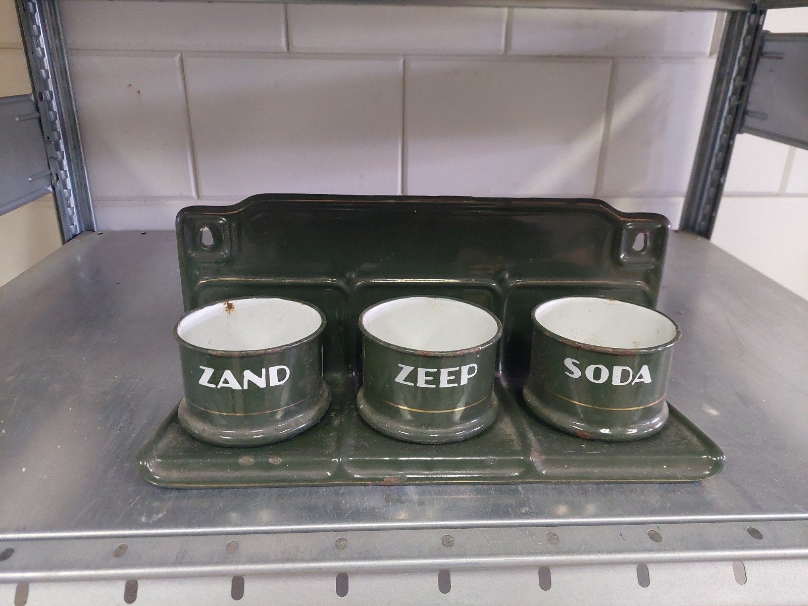 Vintage Emaille Rekje met Zand, Zeep, Soda Potjes, Antiek en Kunst, Ophalen of Verzenden