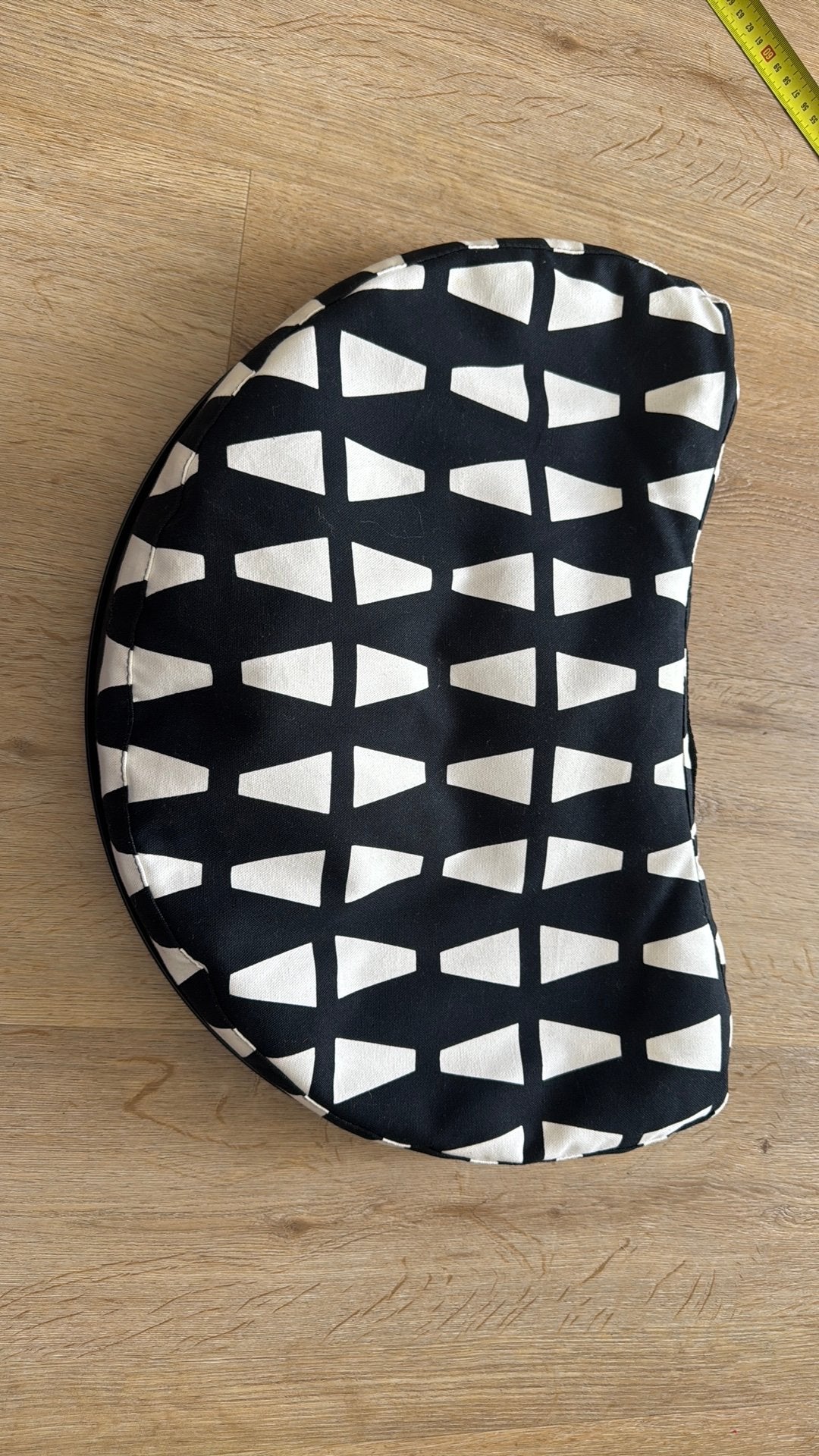 IKEA kussen, schoon en netjes, Huis en Inrichting, Woonaccessoires | Kussens, Ophalen of Verzenden, Zo goed als nieuw, Wit, Overige vormen