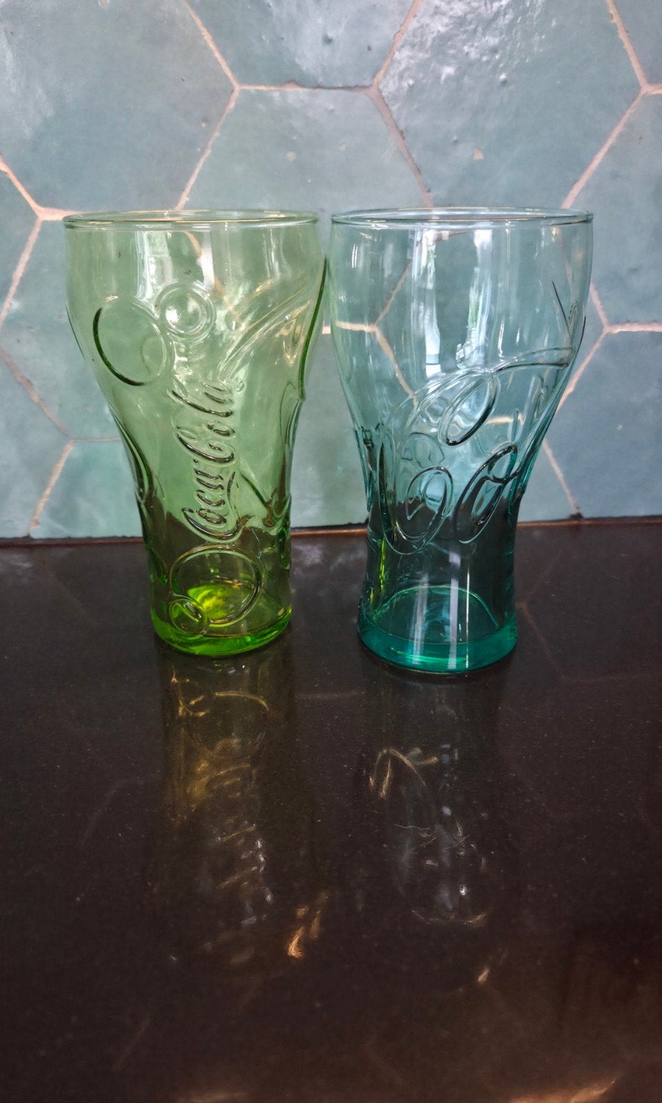 2 Coca-Cola verzamelglazen 2010 - McDonald's editie, Ophalen of Verzenden, Zo goed als nieuw, Gebruiksvoorwerp