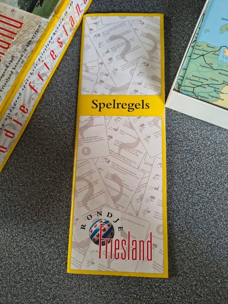 Rondje Friesland, Ophalen of Verzenden, Zo goed als nieuw, Friese Pers Boekerij