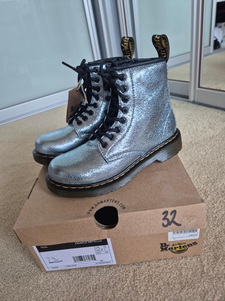 Nieuwe Dr. Martens laarzen maat 32 - Crinkle Metallic, Dr. Martens, Meisje, Nieuw, Ophalen of Verzenden