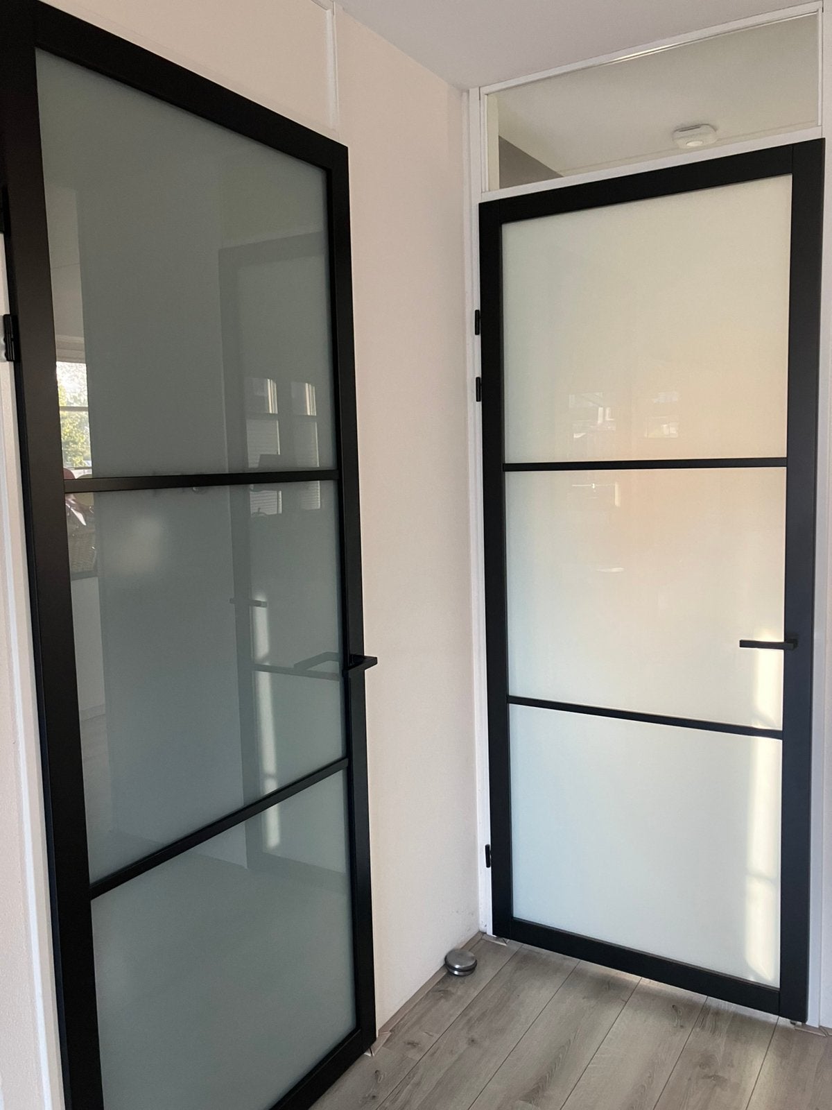 Links draaiende deur zwart opdek steellook, Doe-het-zelf en Verbouw, Deuren en Horren, Ophalen, Binnendeur, 215 cm of meer