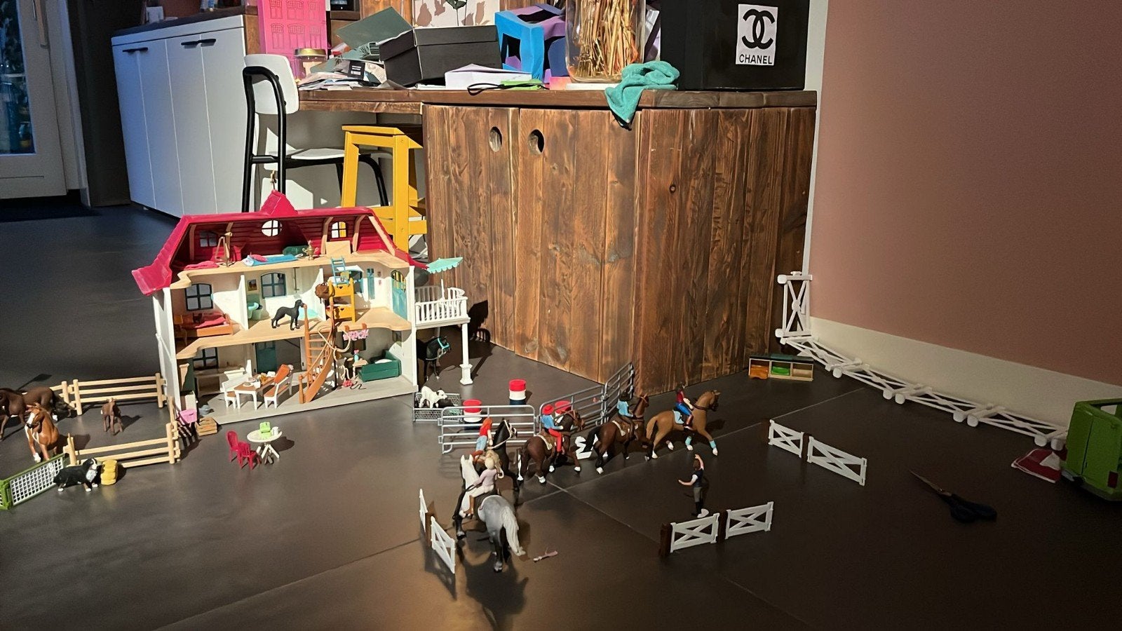 Grote Schleich Paardenwereld Set: Manege, Stallen en meer, Ophalen of Verzenden, Zo goed als nieuw, Jongen of Meisje