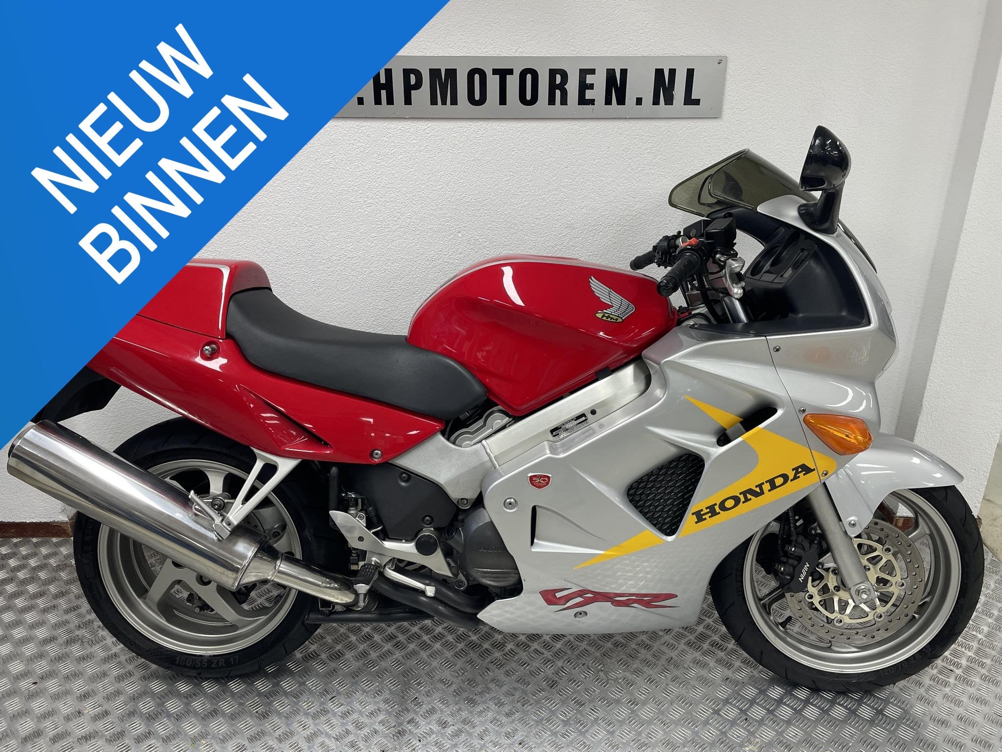 Honda VFR 800 F FI 50 ANNIVERSARY LTD BOVAGGAR NIEUWSTAA, Motoren, Motoren | Honda, Rivium Boulevard 222-11
2909 LK  Capelle aan den Ijssel, NL