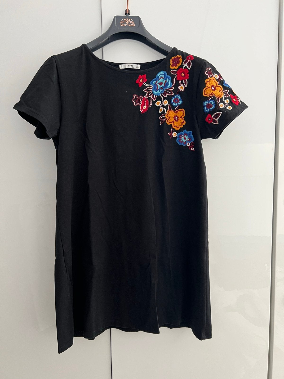 Mango Zwart Jurkje met Geborduurde Bloemen - Maat M, Maat 38/40 (M), Zwart, Ophalen of Verzenden, Zo goed als nieuw
