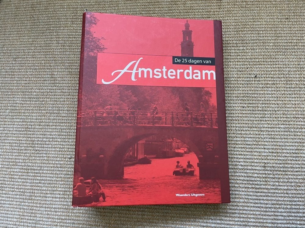 De 25 dagen van Amsterdam - dikke map met diverse delen, Ophalen of Verzenden, Gelezen