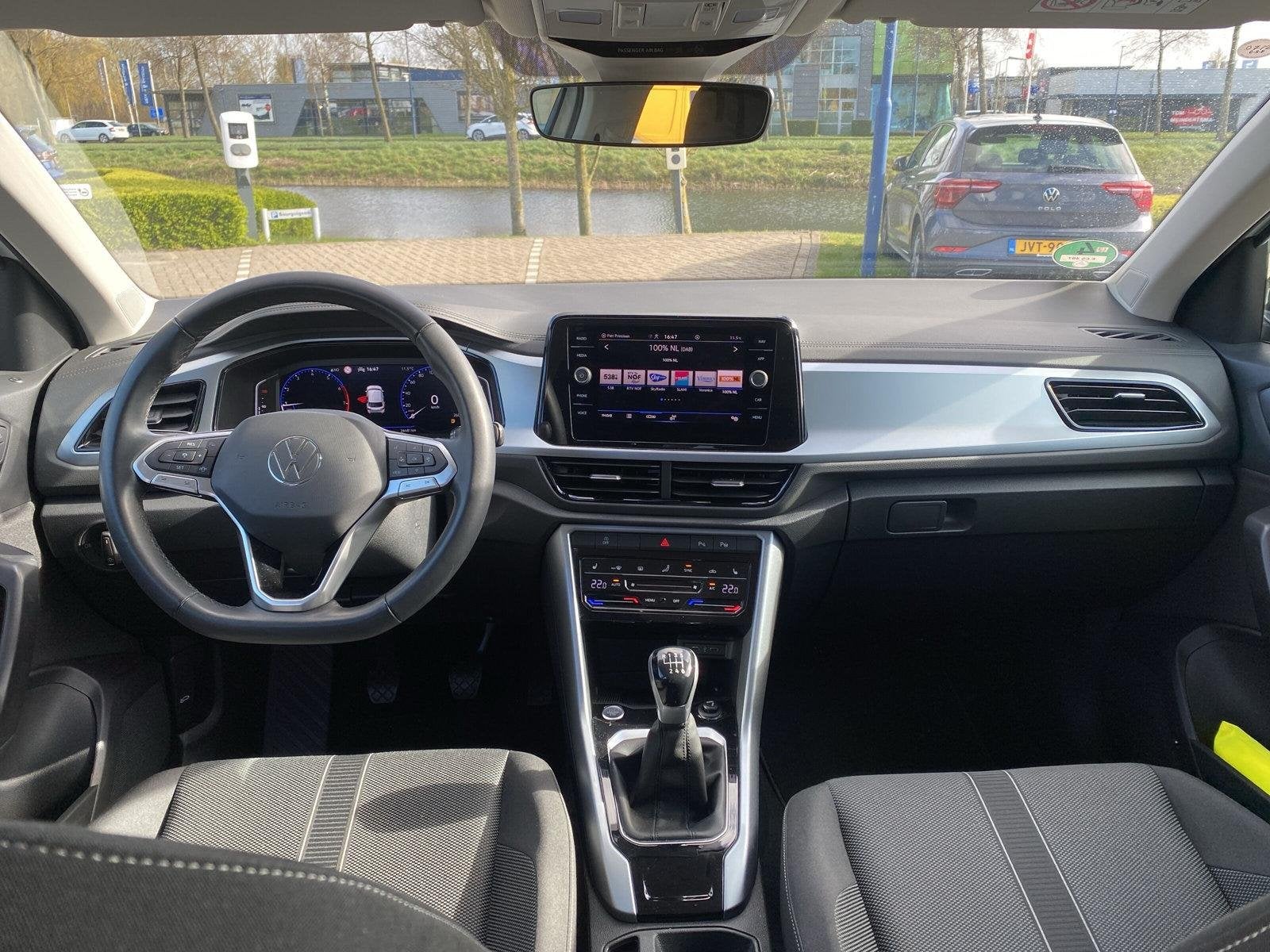 Volkswagen T-Roc 1.0 TSI Style | Camera | 18 inch | Sunset |, Voorwielaandrijving, Stof, Gebruikt, Wit