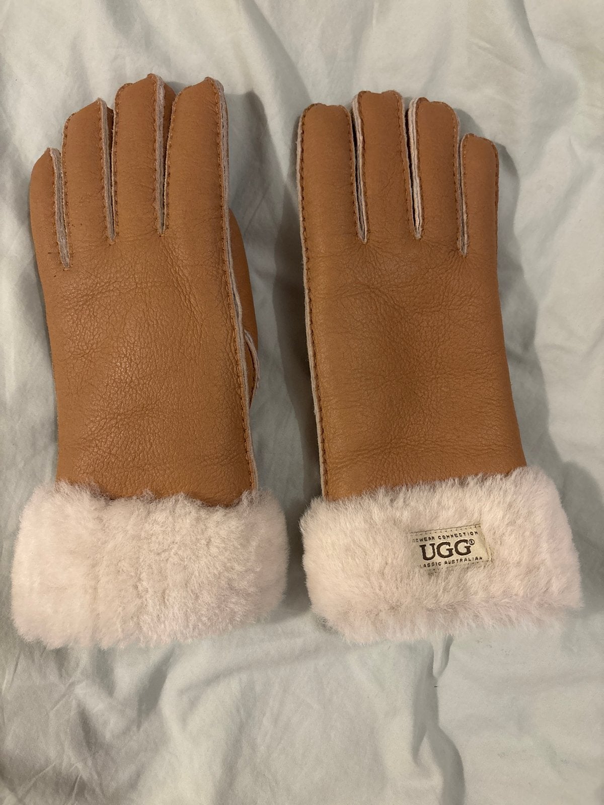 UGG handschoenen van schapenleer, Kleding | Dames, Mutsen, Sjaals en Handschoenen, Ophalen of Verzenden, Zo goed als nieuw, Maat 42/44 (L)
