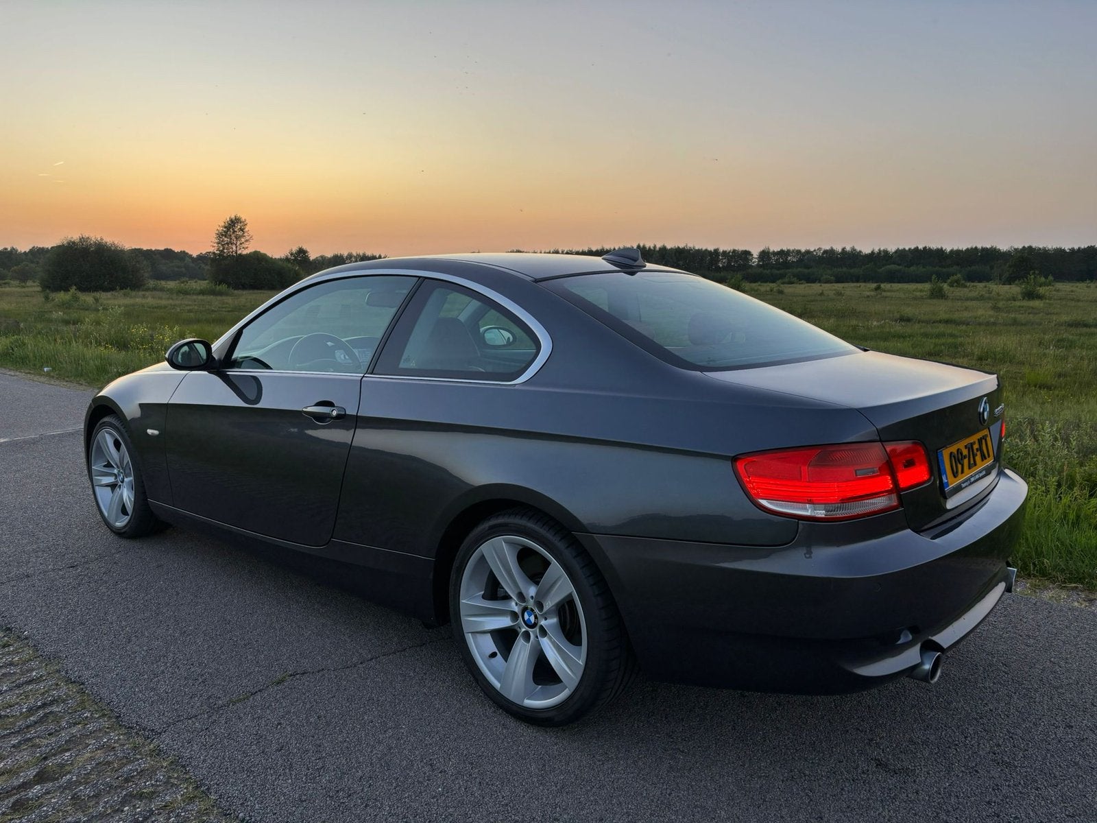 BMW 335i xDrive High Ex. AUT Origineel, Automaat, 1800 kg, 4 stoelen, Bruin