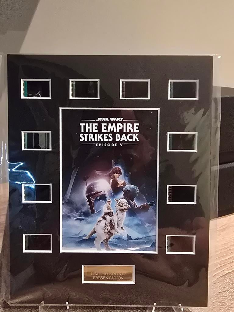 Star Wars The Empire Strikes Back Film Display, Ophalen of Verzenden, Zo goed als nieuw, Boek of Poster