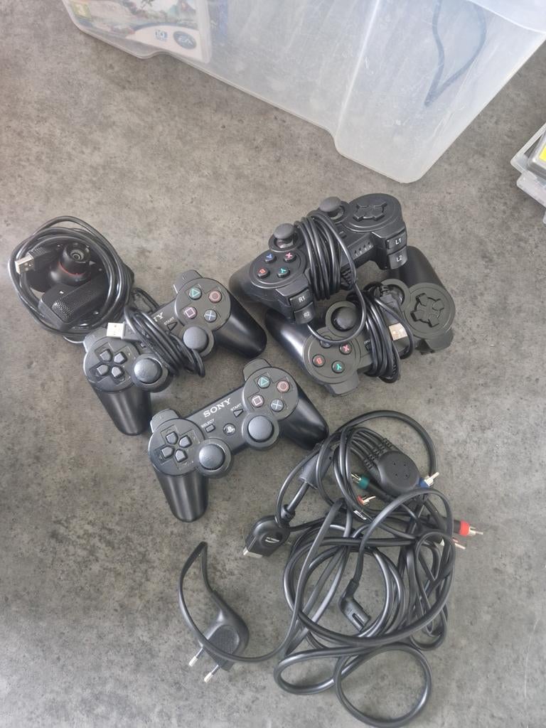 PlayStation 3 (PS3) Slim met 4 controllers en 7 games, Spelcomputers en Games, Games | Sony PlayStation 3, Ophalen, Gebruikt, Overige genres