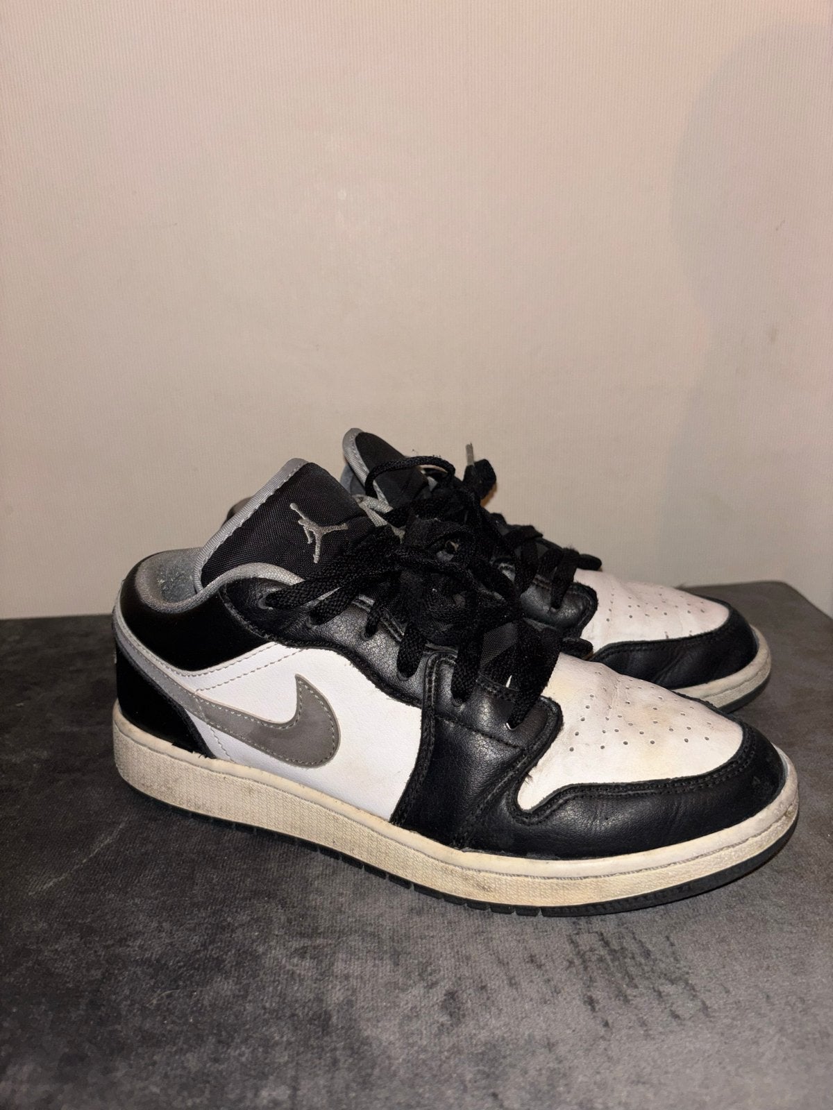 Nike Air Jordan 1 Low - Zwart/Wit/Grijs, Ophalen of Verzenden, Gedragen, Zwart, Sneakers of Gympen