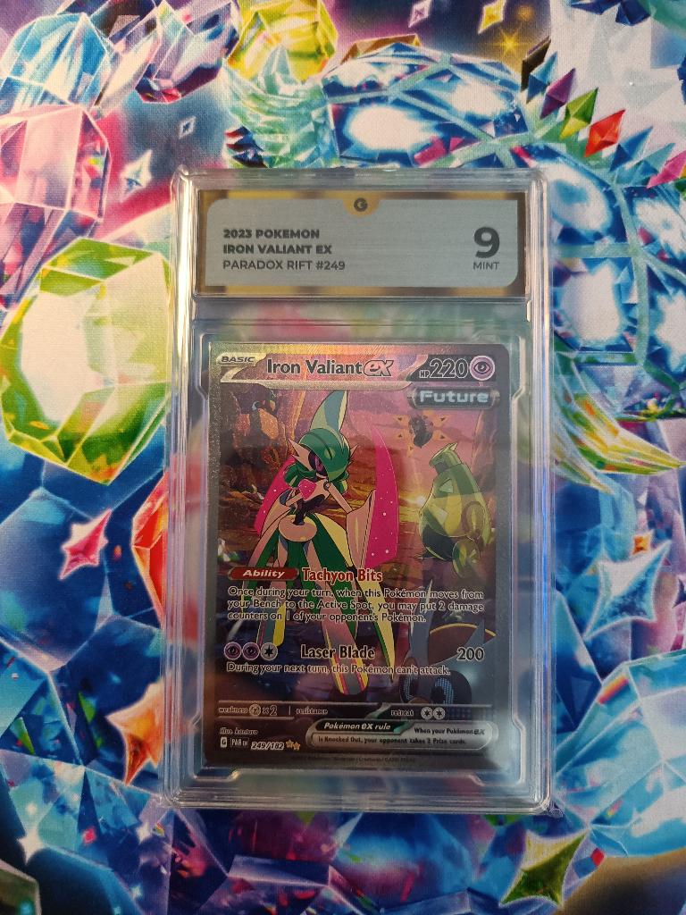 Pokemon Iron Valiant 249 Graded, Ophalen, Zo goed als nieuw, Losse kaart, Foil