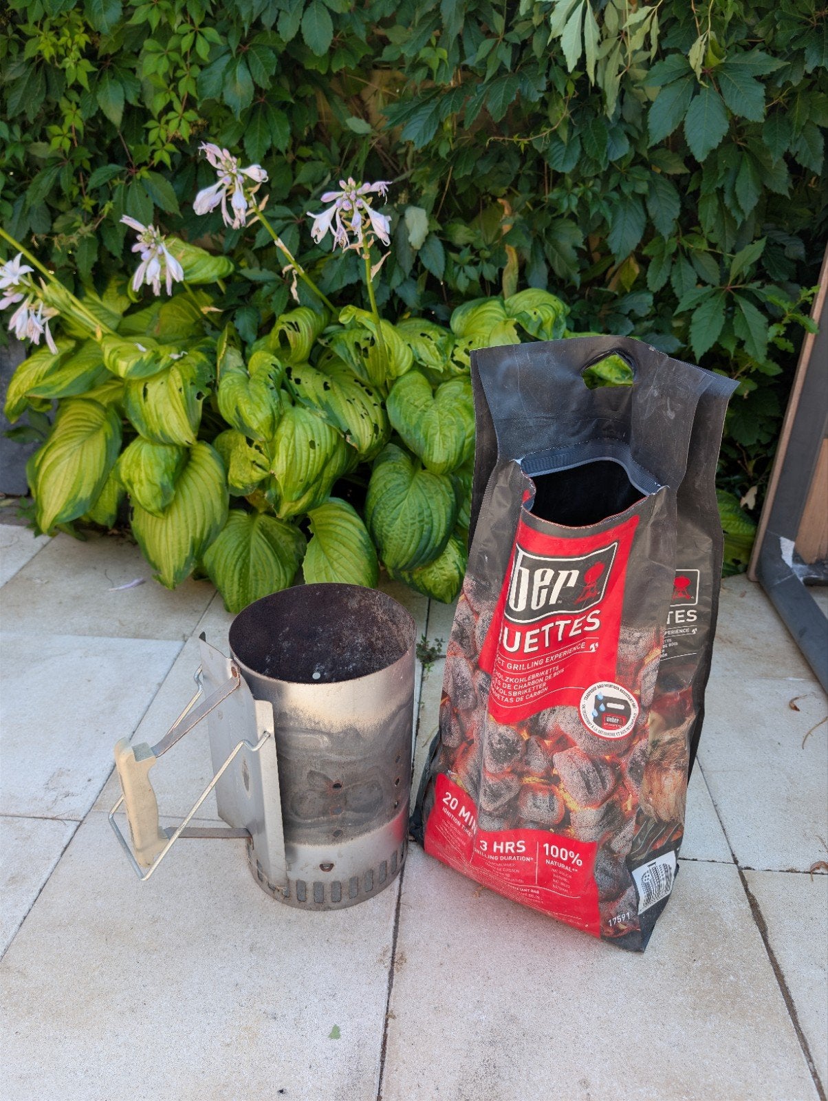 Weber brikettenstarter en halve zak kokos briketten, Ophalen of Verzenden, Gebruikt, Weber