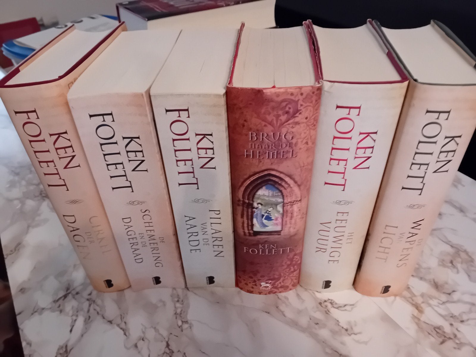 Ken Follett boeken: Pilaren van de Aarde, Het Eeuwige Vuur, Ophalen, Zo goed als nieuw, Ken Follett