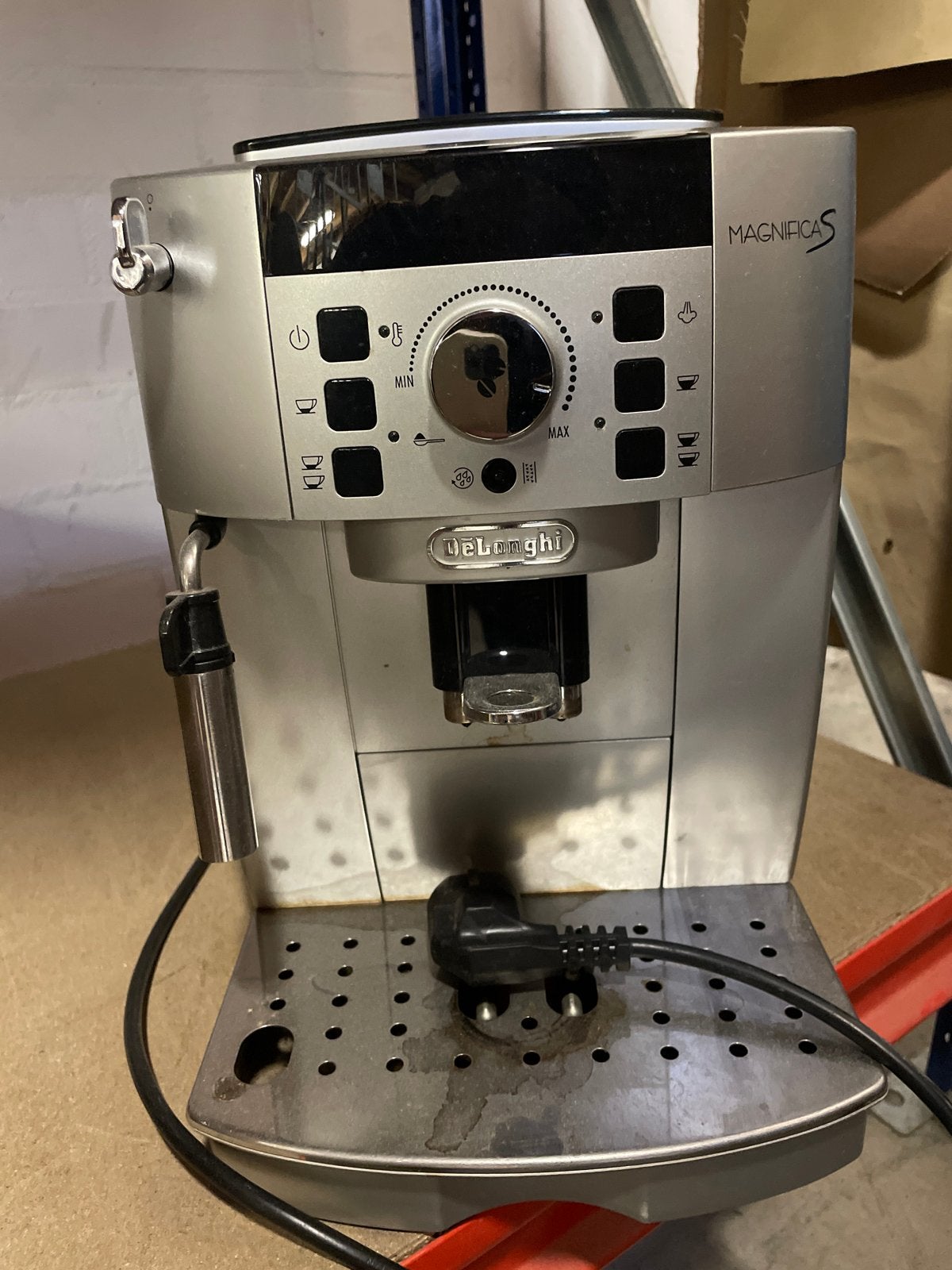 Delonghi Magnifica S koffiemachine - Onderhoud nodig, Ophalen, Afneembaar waterreservoir, Koffiemachine, Koffiebonen