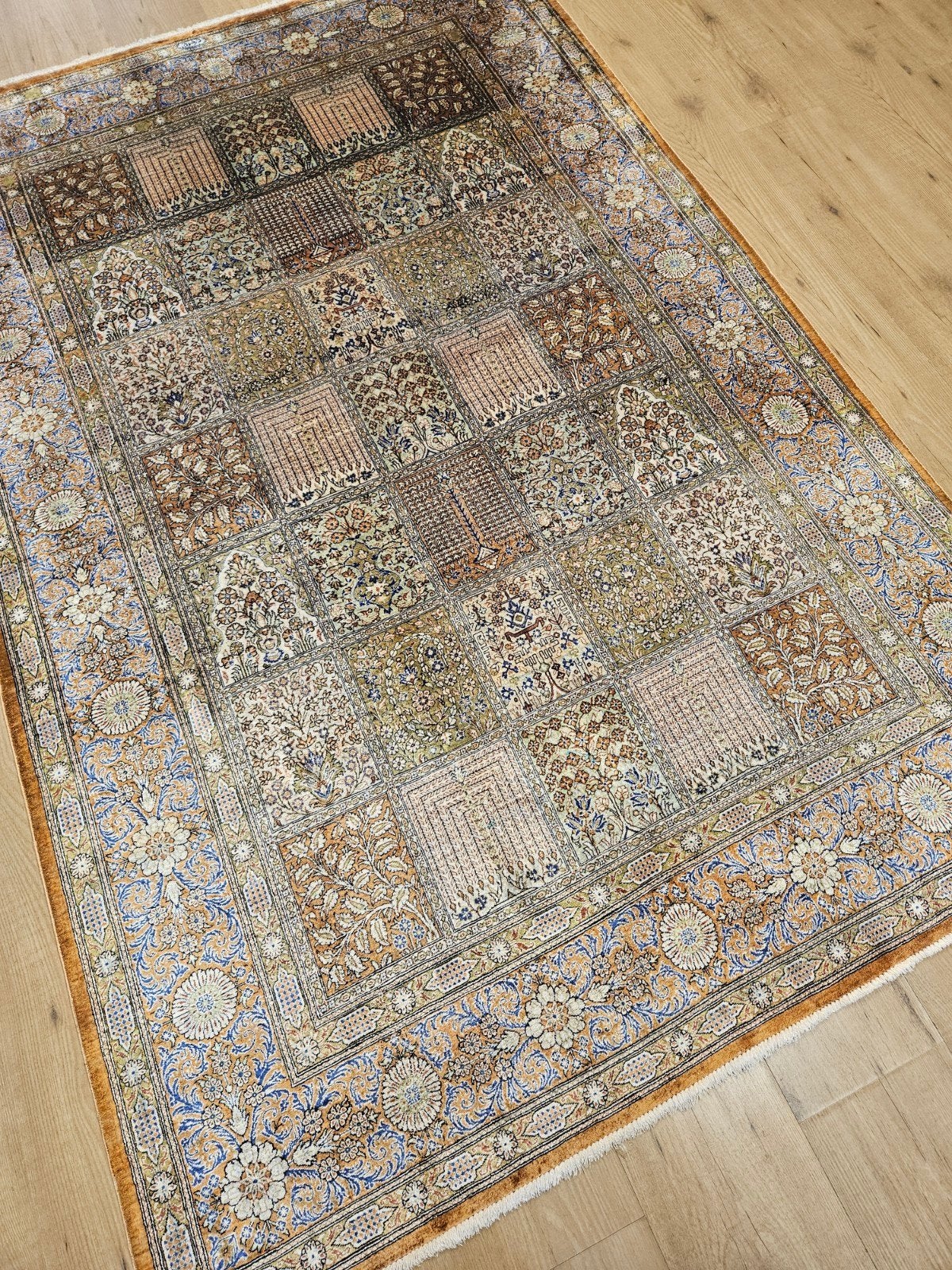 Vintage handgeknoopt perzisch tapijt ghom zijde 200x134, Info@SlatsAntiek.nl, Tweedehands, 100 tot 150 cm, Geel