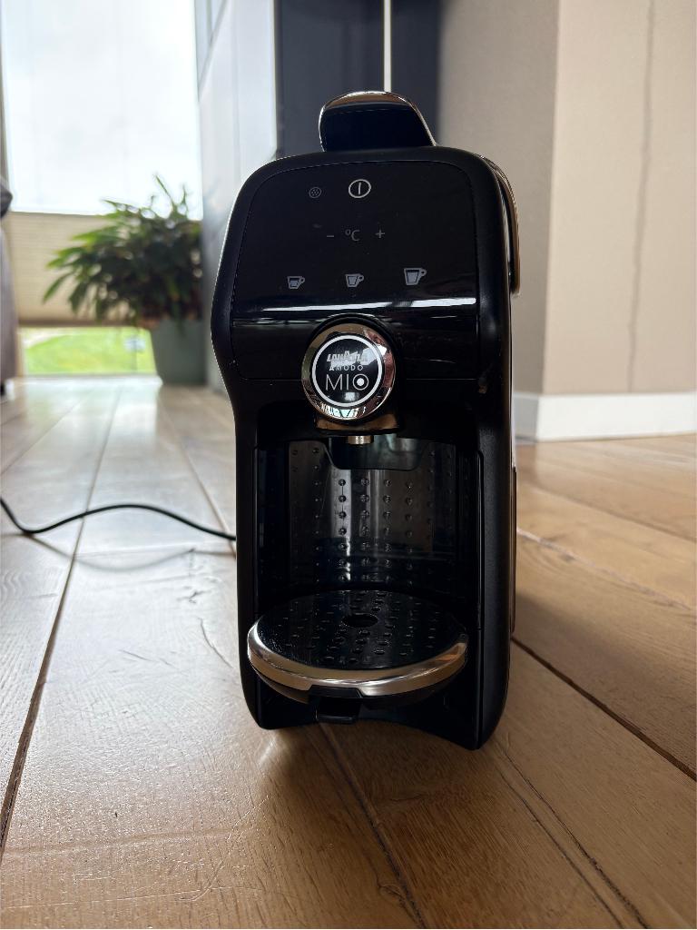 LAVAZZA a modo mio koffiemachine, Witgoed en Apparatuur, Koffiezetapparaten, Ophalen, Gebruikt, Koffiemachine, 1 kopje