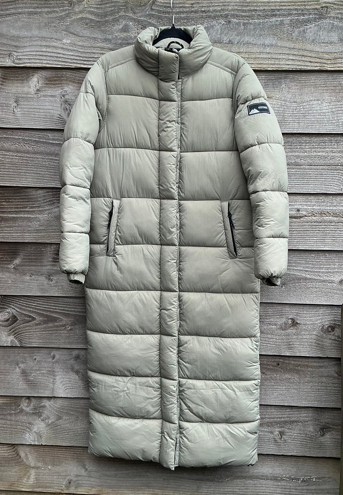 Nieuwe SUPERDRY Longline gewatteerde lange pufferjas Maat S, Ophalen of Verzenden, Zo goed als nieuw, Maat 36 (S), Beige