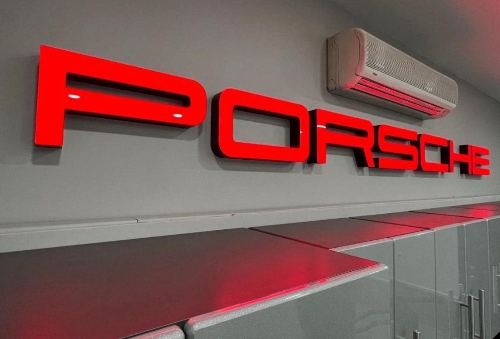 Porsche 911 718 embleem Letters decoratie bord opschrift GT3, Ophalen of Verzenden, Nieuw, Reclamebord