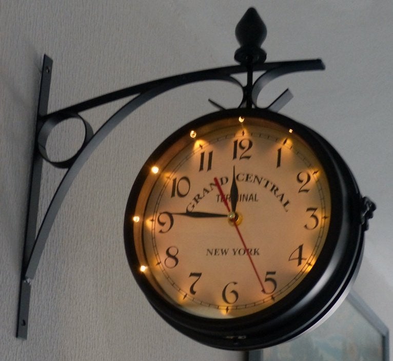 Klassiek stationsklok Grand Central, 20 cm. met licht erin., Analoog, Ophalen of Verzenden, Zo goed als nieuw, Werkt op batterijen