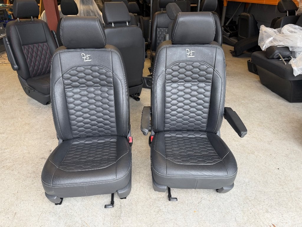 Twee voor stoelen met zwart leer voor transporter T5 T6, Ophalen, Gebruikt, Volkswagen