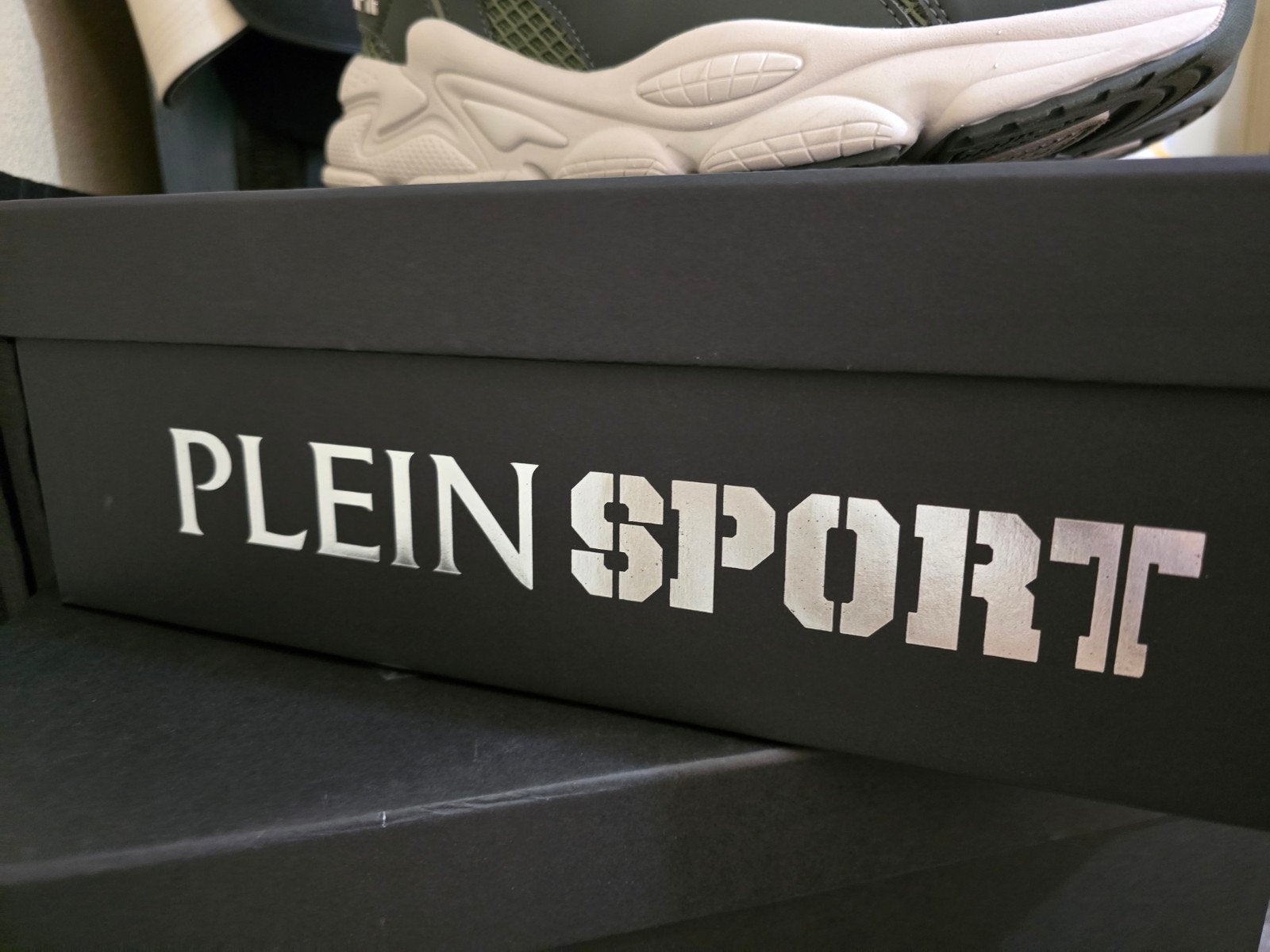 Plein Sport runners, Zwart, Nieuw, Ophalen of Verzenden, Sneakers of Gympen