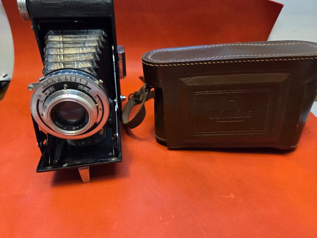 Opvouwbare Franse fotocamera LUMIÈRE, model 1949., Audio, Tv en Foto, Ophalen of Verzenden, Gebruikt, Compact, Overige Merken