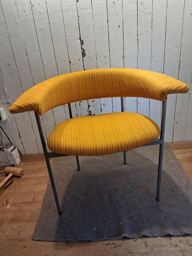 Vintage Rudolf Wolf stoel, opnieuw gestoffeerd., Huis en Inrichting, Stoelen, Ophalen, Stof, Eén