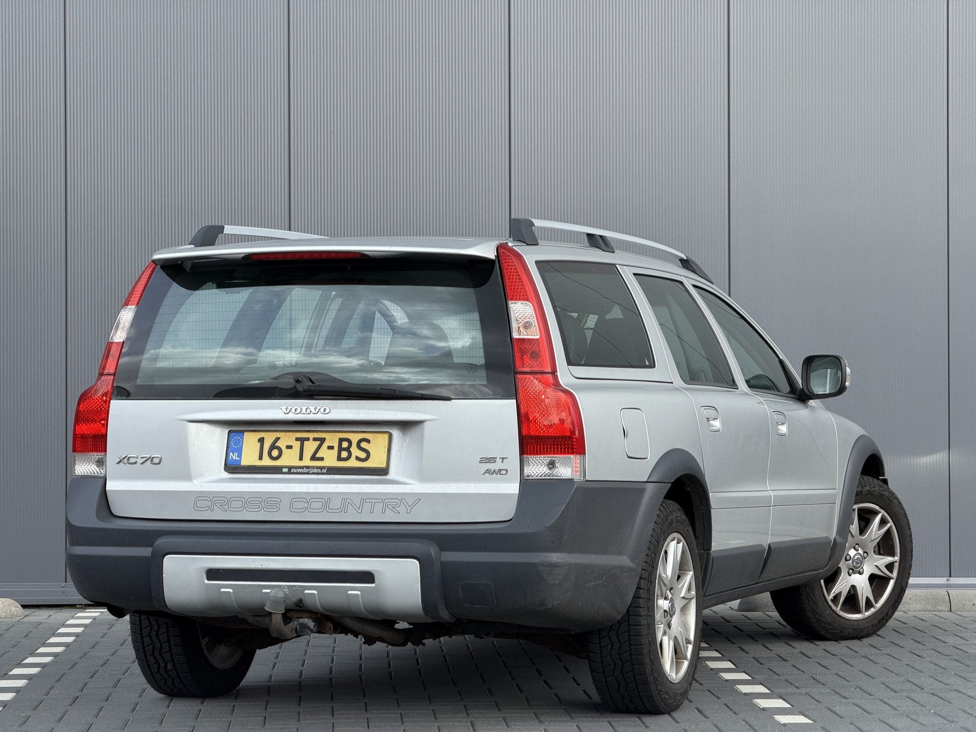 Volvo XC70 2.5 T Summum | Nieuw binnen | Memory | Trekhaak |, Auto's, Volvo, Automaat, Zwart, XC70, 2521 cc
