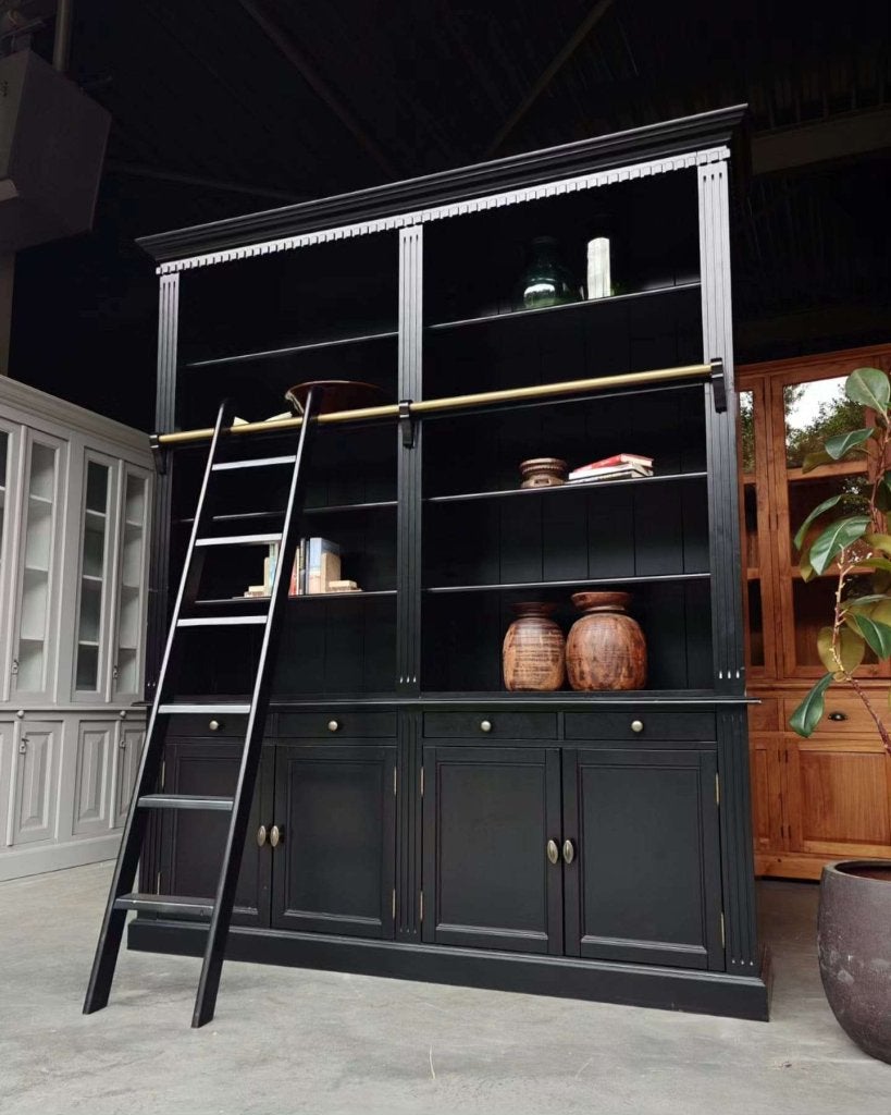 Grote zwarte boekenkast | Bibliotheekkast met ladder #5197, Metaal, Gebruikt, Met deur(en), -