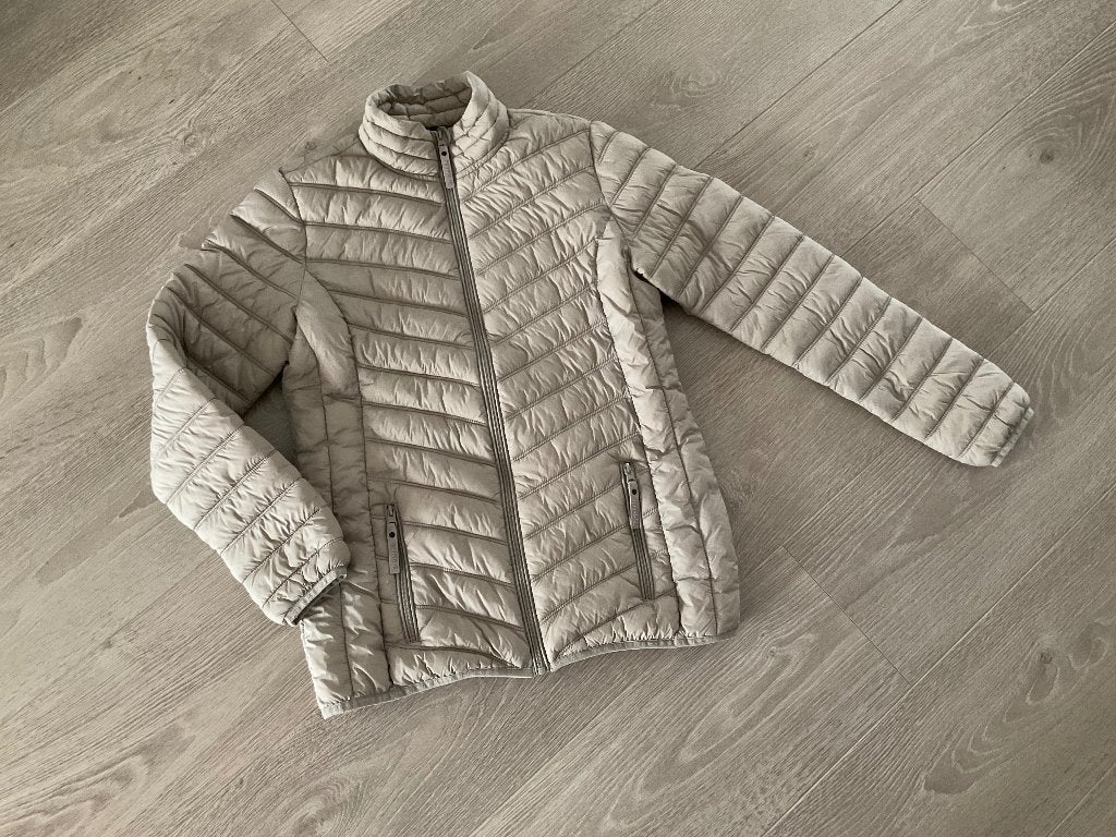 Jas gewatteerd van Kjelvik! Maat: M Nieuw!, Maat 38/40 (M), Overige kleuren, Nieuw, Ophalen of Verzenden