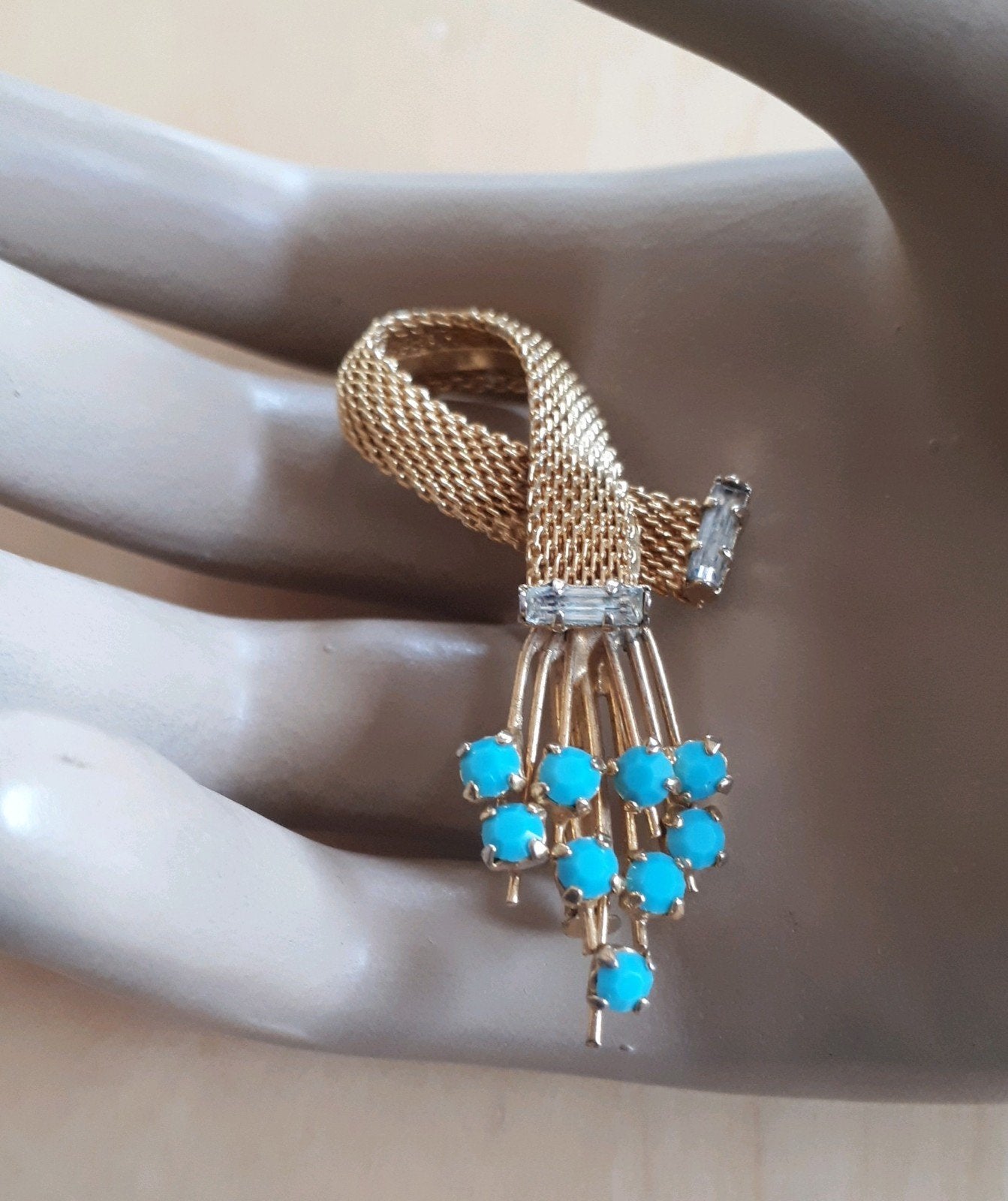 Chique Franse Broche, Verguld Mesh, Jaren '60., Ophalen of Verzenden, Overige materialen, Broche, Verguld