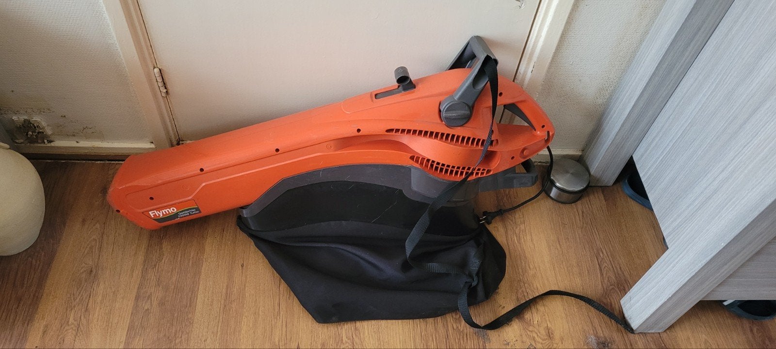 Bladblazer flymo gardenvac 2200 watt turbo, Ophalen, Gebruikt, Handgedragen, Met opvangzak