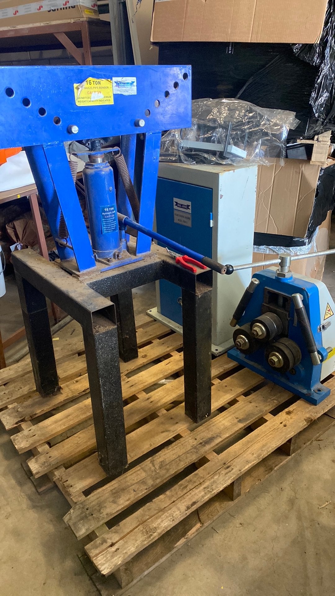 Goedwerkende 16 Ton Hydraulische Pijpenbuiger, Ophalen, Onbekend, Onbekend, Onbekend