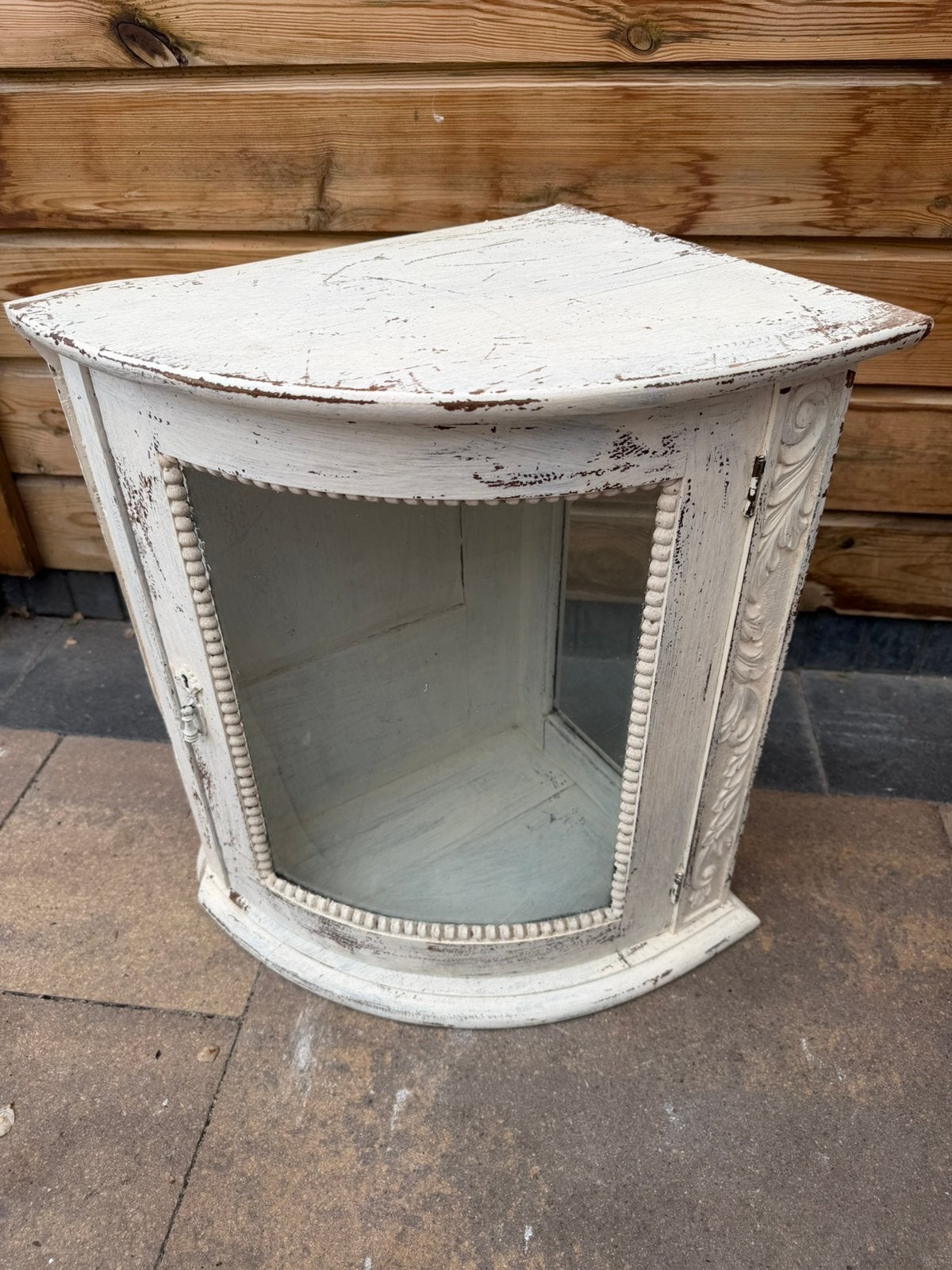 Brocante kastje, Ophalen