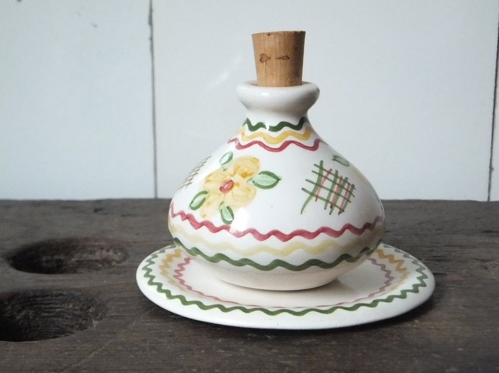 gratis verzenden vintage parfumflesje lief porselein vaasje, Antiek en Kunst, Verzenden