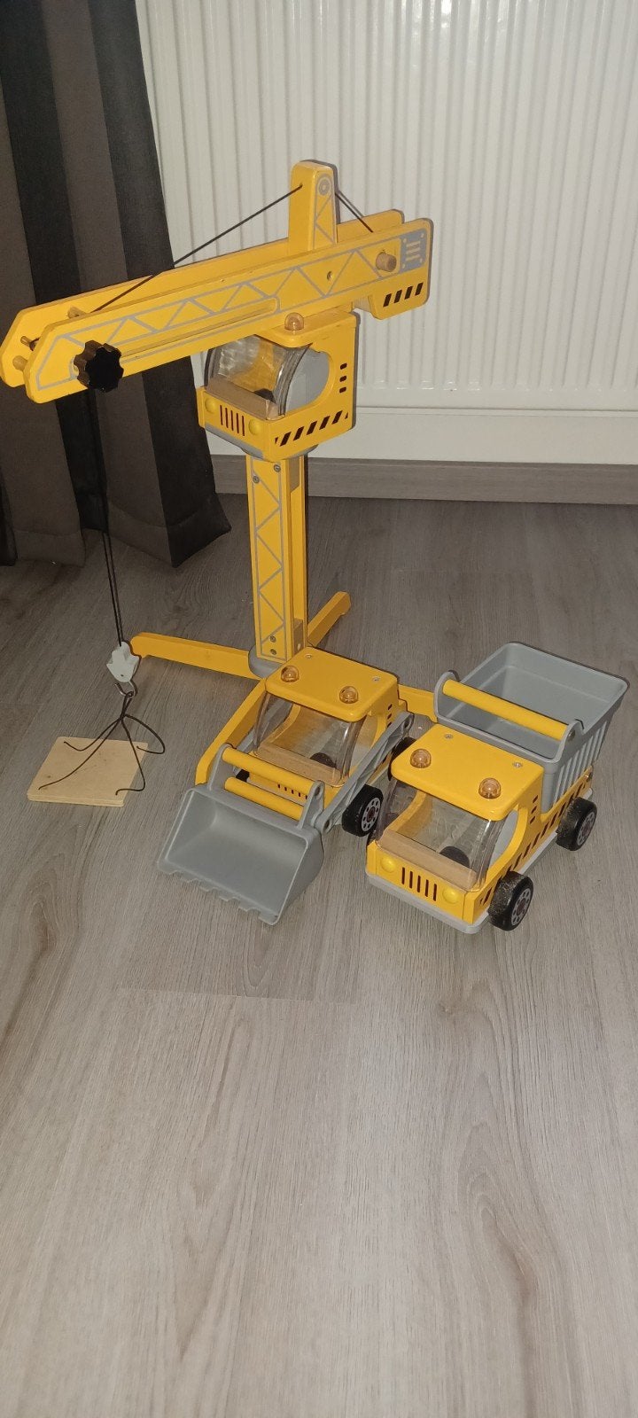 Houten Bouwplaats Speelset met Kraan en Voertuigen, Ophalen, Zo goed als nieuw